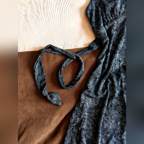 🎀2 for 50🎀 SAN FRANCISCO - midi black silver sparkling dress - Picture 4 of 7